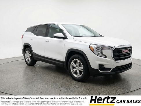 Used 2024 GMC Terrain SLE image 1