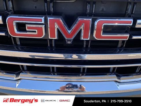 Used 2023 GMC Yukon XL SLT w/ SLT Premium Package AWD/4WD image 34