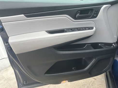 Used 2021 Honda Odyssey EX-L image 11
