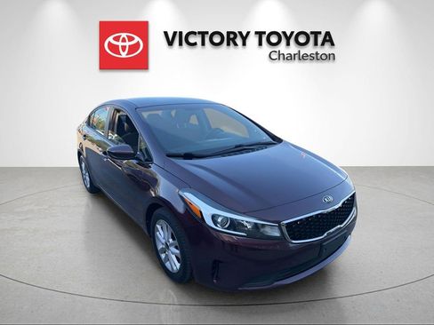 Used 2017 Kia Forte LX w/ LX Popular Package image 2