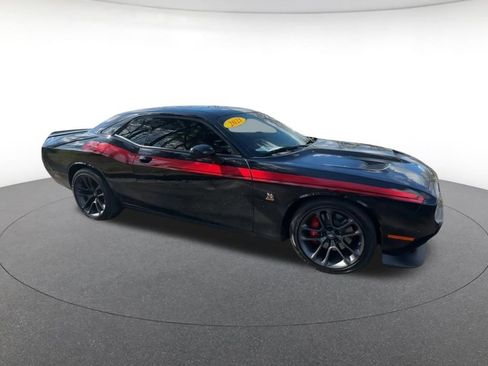 Used 2021 Dodge Challenger R/T Scat Pack RWD image 2
