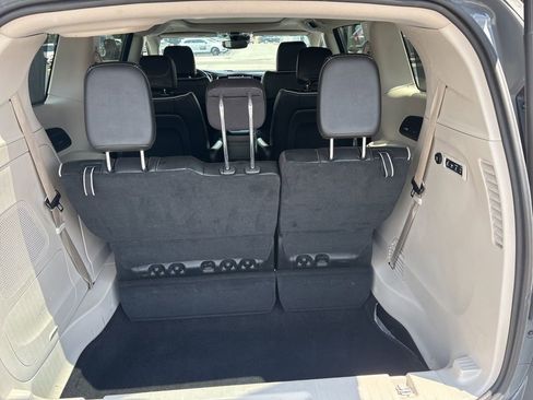 Used 2022 Chrysler Pacifica Limited FWD image 23