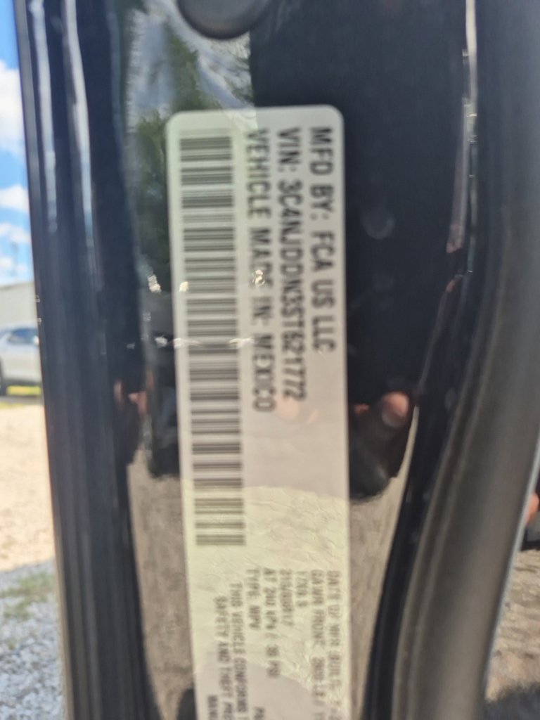 Used 2025 Jeep Compass Trailhawk AWD/4WD image 8