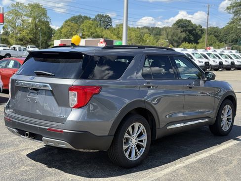 Certified 2022 Ford Explorer XLT w/ Equipment Group 202A image 2