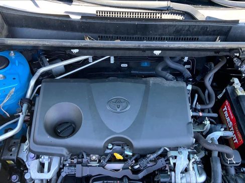 Used 2019 Toyota RAV4 XLE Premium FWD image 31