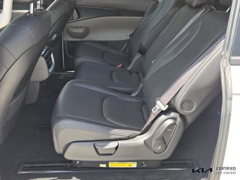 Certified 2025 Kia Carnival FWD image 11