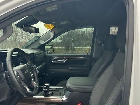 Certified 2024 Chevrolet Silverado 1500 LT Trail Boss w/ Convenience Package II image 13