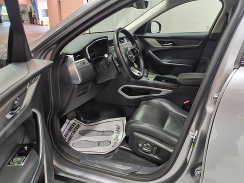 Used 2023 Jaguar F-PACE S AWD/4WD image 17