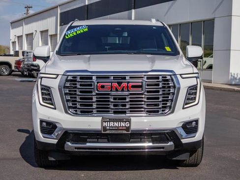 Used 2025 GMC Yukon XL Denali AWD/4WD image 2