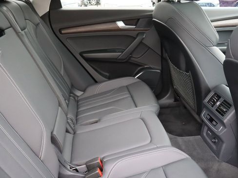 Used 2025 Audi Q5 e Premium image 15