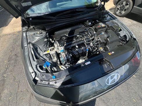 Used 2025 Hyundai Elantra SEL image 28