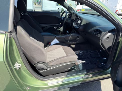 Used 2018 Dodge Challenger SXT w/ Blacktop Package image 10