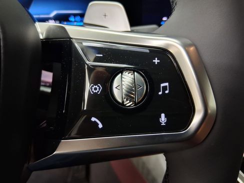 New 2026 BMW 750e xDrive w/ Premium Package image 21