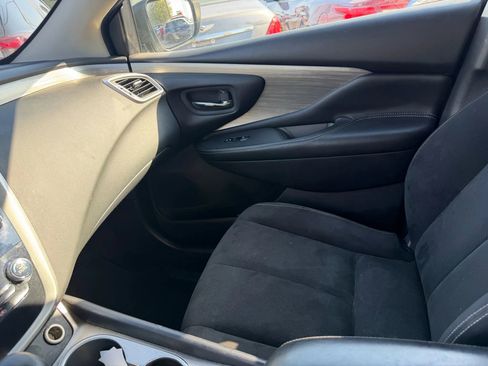 Used 2017 Nissan Murano S image 20