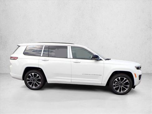 New 2025 Jeep Grand Cherokee L Overland w/ Luxury Tech Group IV AWD/4WD image 5