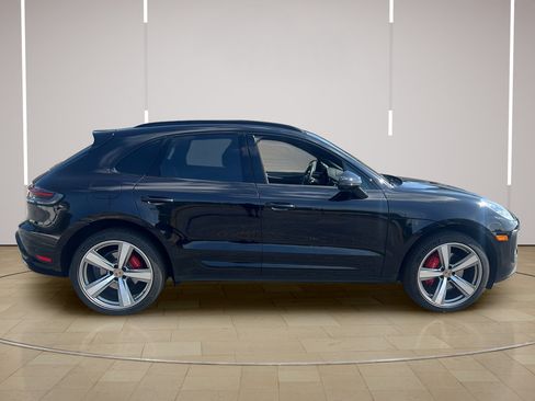 Certified 2024 Porsche Macan S AWD/4WD image 8
