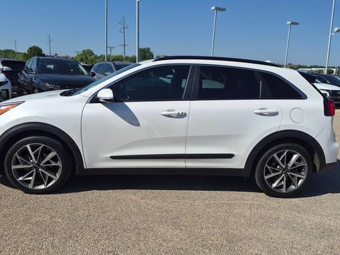 Used 2022 Kia Niro Touring Special Edition FWD image 5
