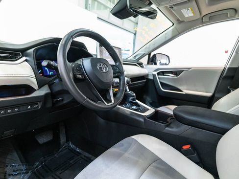 Used 2022 Toyota RAV4 Limited w/ Limited Grade Weather Package AWD/4WD image 4