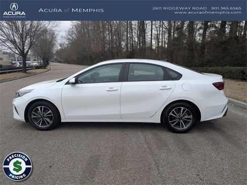 Used 2023 Kia Forte LXS image 2