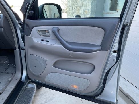 Used 2007 Toyota Sequoia SR5 image 44