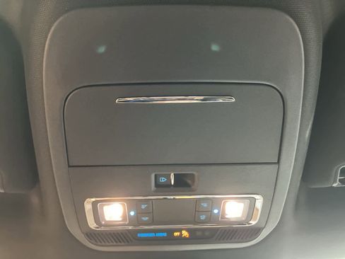 Used 2024 Ford F150 Platinum w/ FX4 Off-Road Package image 29