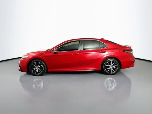 Used 2023 Toyota Camry SE FWD image 5