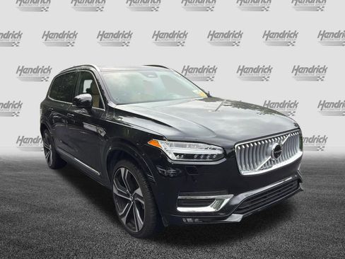 Used 2025 Volvo XC90 B5 Ultra AWD/4WD image 2