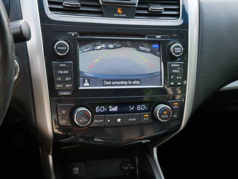 Used 2015 Nissan Altima 2.5 SL w/ Technology Package FWD image 19