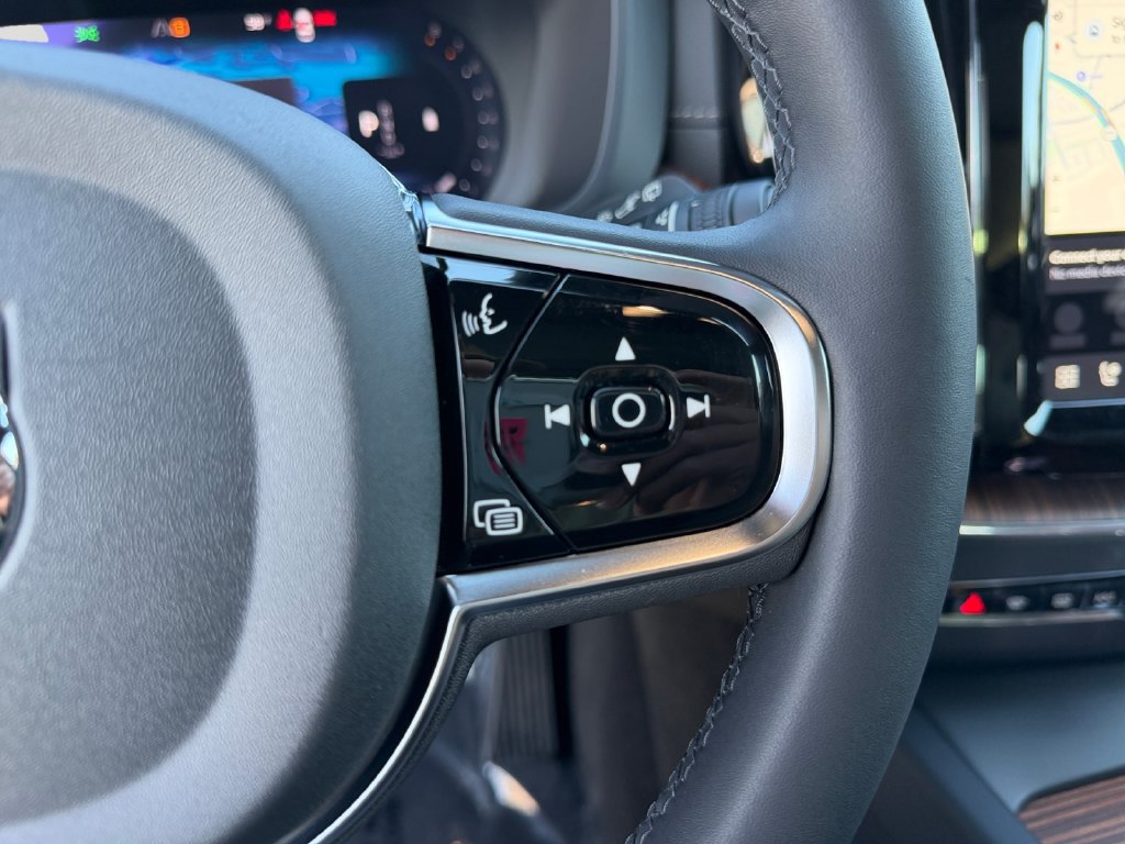Certified 2024 Volvo XC60 B5 Ultimate w/ Climate Package AWD/4WD image 18