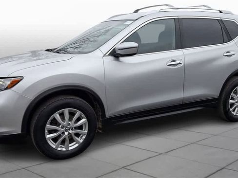 Used 2020 Nissan Rogue SV image 4
