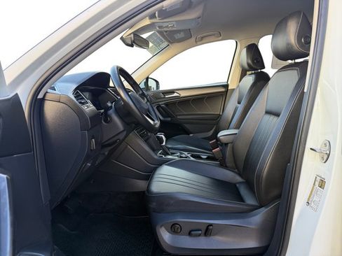 Used 2024 Volkswagen Tiguan SE AWD/4WD image 10