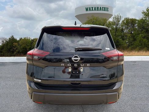 Used 2026 Nissan Rogue SV AWD/4WD image 4