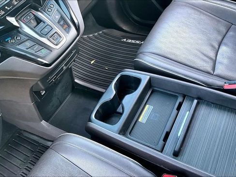 Used 2023 Honda Odyssey Elite image 15