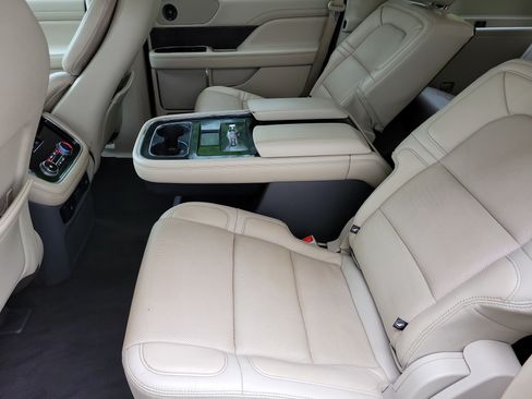 Used 2020 Lincoln Navigator Reserve RWD image 12