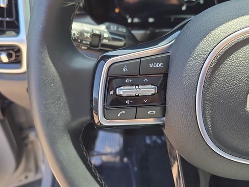 Certified 2023 Kia Sorento SX AWD/4WD image 32