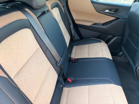 Used 2025 Chevrolet Equinox ACTIV w/ Safety and Technology Package FWD image 14