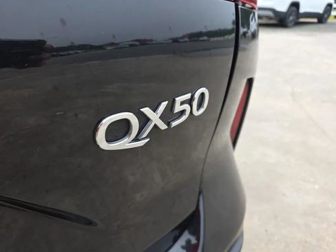 Used 2019 INFINITI QX50 Essential w/ Premium Heat Package AWD/4WD image 11