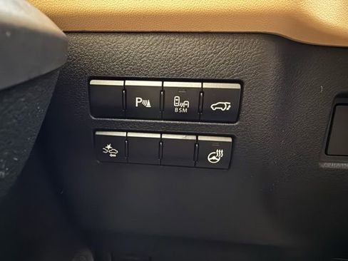 Used 2016 Lexus NX 300h AWD w/ Luxury Package image 10