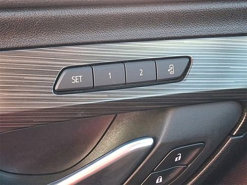 Used 2024 GMC Terrain SLT image 26