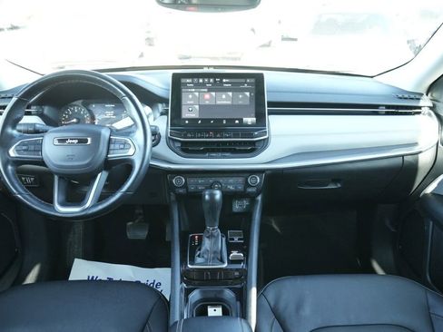 Used 2022 Jeep Compass Limited image 16