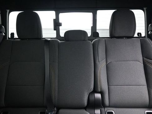 Used 2024 Jeep Gladiator Sport image 19