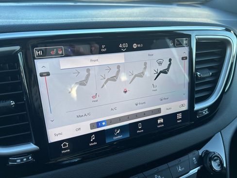 New 2026 Chrysler Voyager LX image 30