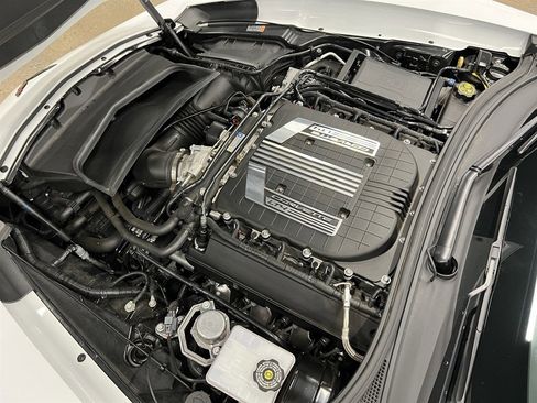 Used 2016 Chevrolet Corvette Z06 w/ 3LZ Preferred Equipment Group image 36