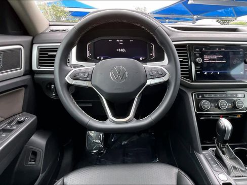 Used 2023 Volkswagen Atlas SE image 6