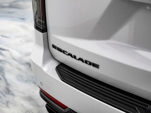 Used 2023 Cadillac Escalade V image 29