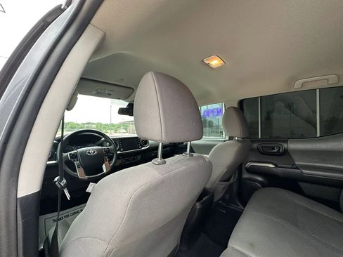 Used 2020 Toyota Tacoma SR5 RWD image 14