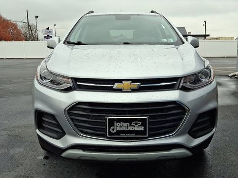 Used 2022 Chevrolet Trax LT w/ LT Convenience Package image 2
