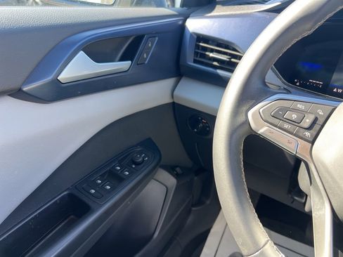 Used 2023 Volkswagen Taos SE image 19