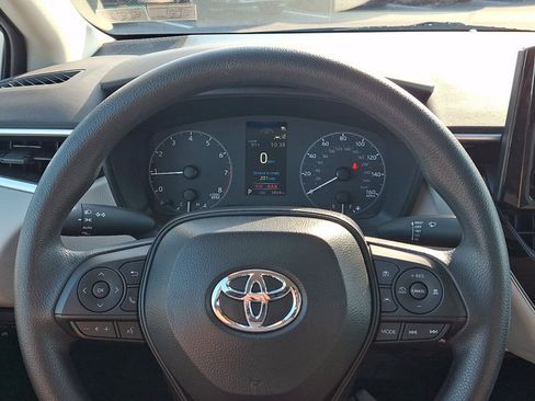 Used 2025 Toyota Corolla LE w/ LE Premium Package FWD image 18