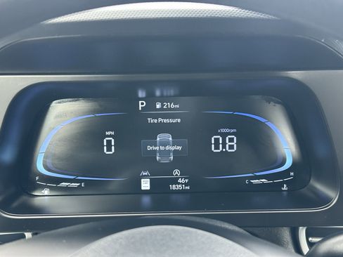 Used 2024 Hyundai Elantra SE image 27